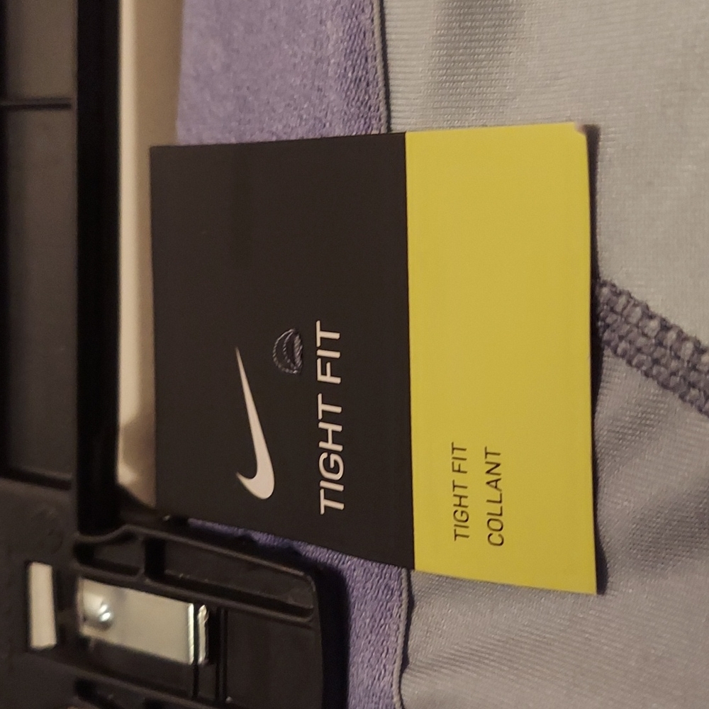 Girl's Nike tight fit leggings - Picture 7 of 8